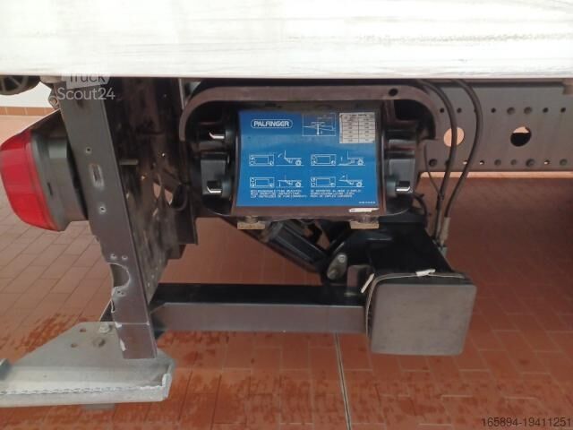 Dėžinis sunkvežimis Mercedes-Benz Atego 1318 L