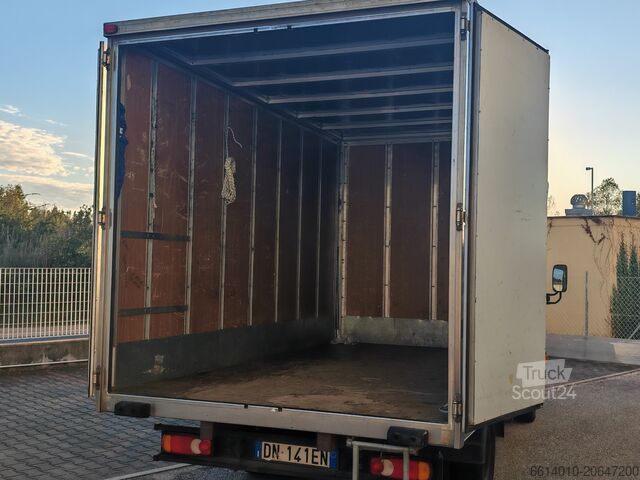 Tovornjak s samooskrbnim vozilom Nissan Cabstar