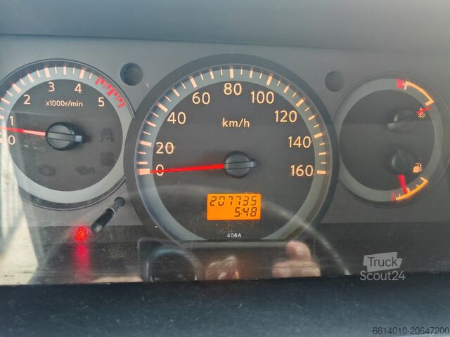 Tovornjak s samooskrbnim vozilom Nissan Cabstar