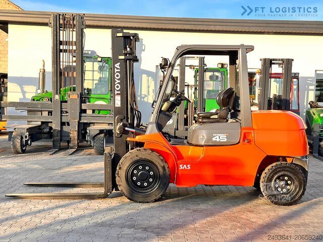 Forklift Toyota 42-4FD40 / DIESEL / 4500KG / DUPLEX / FO