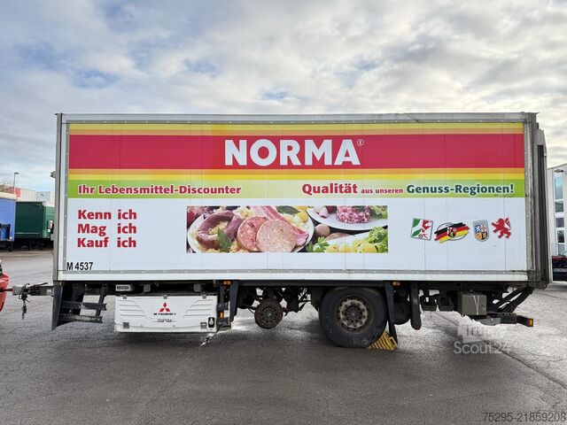 Hyötyajoneuvo Schmitz Cargobull 2 Achs Tandem Koffer Durchladesystem LBW defekt