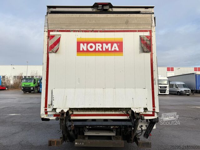 Hyötyajoneuvo Schmitz Cargobull 2 Achs Tandem Koffer Durchladesystem LBW defekt