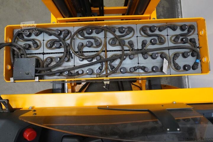 Wózek wysokiego składowania Jungheinrich ETV116