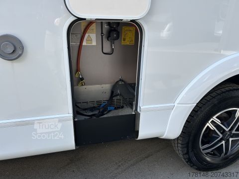 Ημιενσωματωμένο αυτοκινούμενο τροχόσπιτο Bürstner Limited T 660