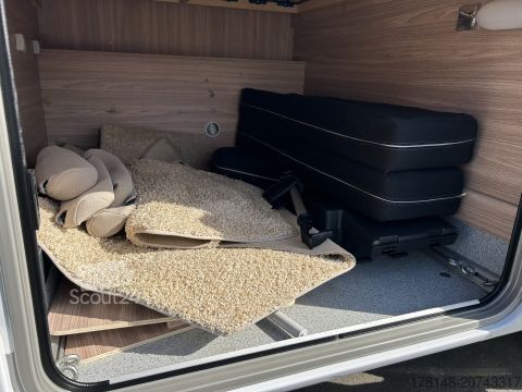 Ημιενσωματωμένο αυτοκινούμενο τροχόσπιτο Bürstner Limited T 660