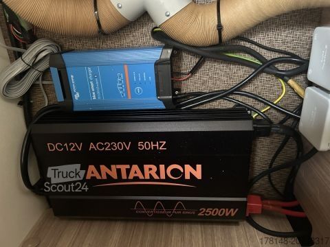 Ημιενσωματωμένο αυτοκινούμενο τροχόσπιτο Bürstner Limited T 660