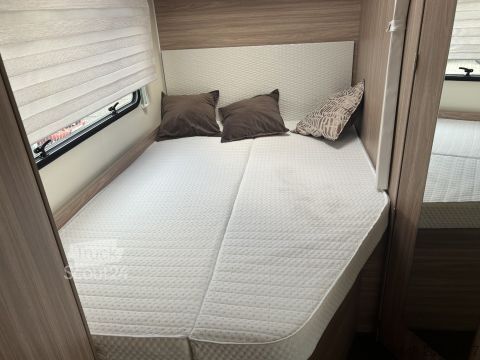 Ημιενσωματωμένο αυτοκινούμενο τροχόσπιτο Bürstner Limited T 660