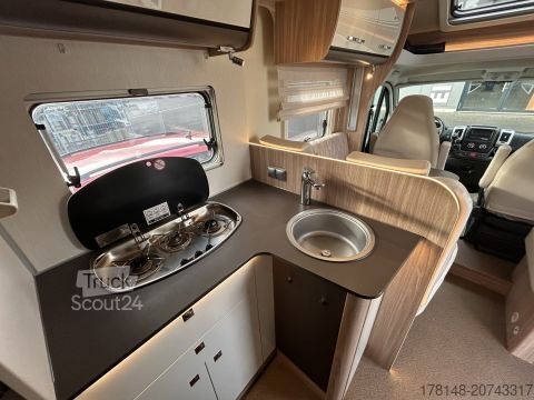 Ημιενσωματωμένο αυτοκινούμενο τροχόσπιτο Bürstner Limited T 660