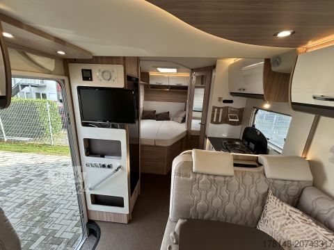 Ημιενσωματωμένο αυτοκινούμενο τροχόσπιτο Bürstner Limited T 660