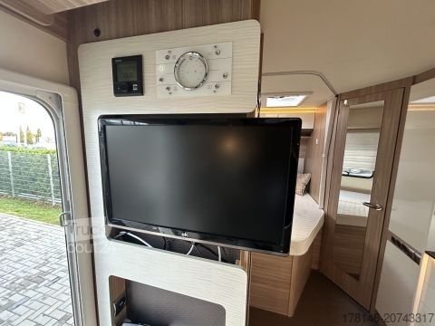 Ημιενσωματωμένο αυτοκινούμενο τροχόσπιτο Bürstner Limited T 660