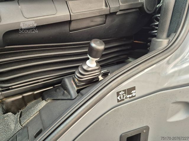 Pašizgāzējs kravas automašīna MERCEDES-BENZ Arocs 1840 AK 4x4 Meiller Retarder AHK