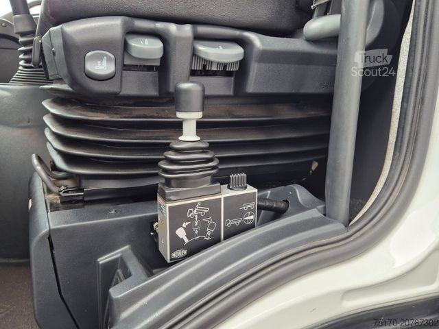 Pašizgāzējs kravas automašīna IVECO Trakker AT260T41W 6x6 Meiller AHK