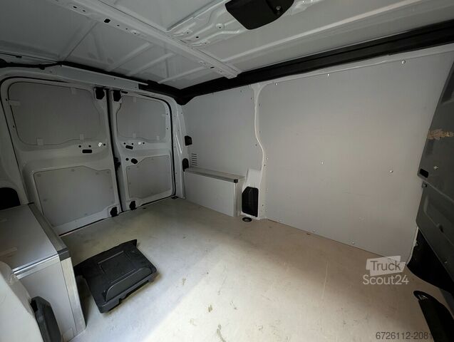 Peugeot Expert 1.5 Blue-HDI NAVI, sensori di parcheggio, climatizzatore. Peugeot Expert