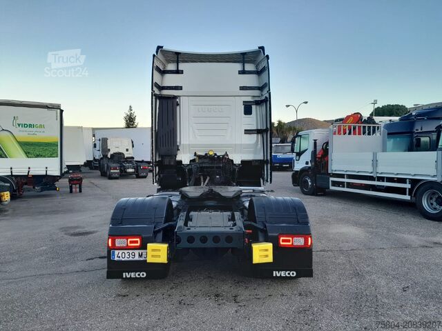 Tracteur routier standard Iveco AS440ST/P