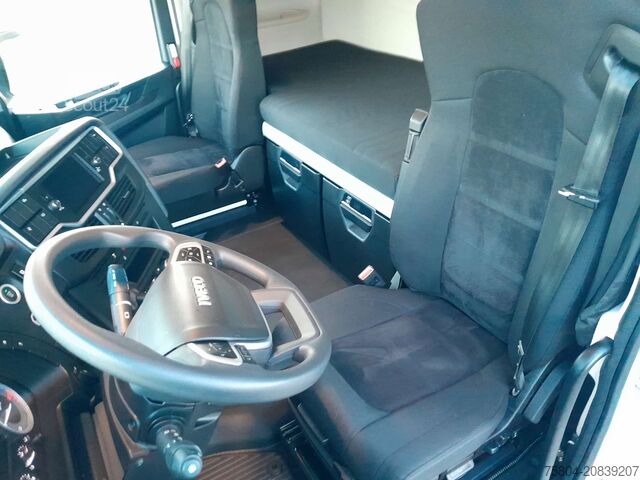 Tracteur routier standard Iveco AS440ST/P