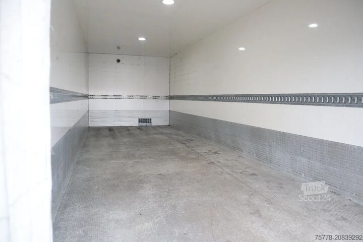 Suitcase Volvo FL 240 | 4X2 | TAILLIFT | HEATED BOX | 12 TON |...