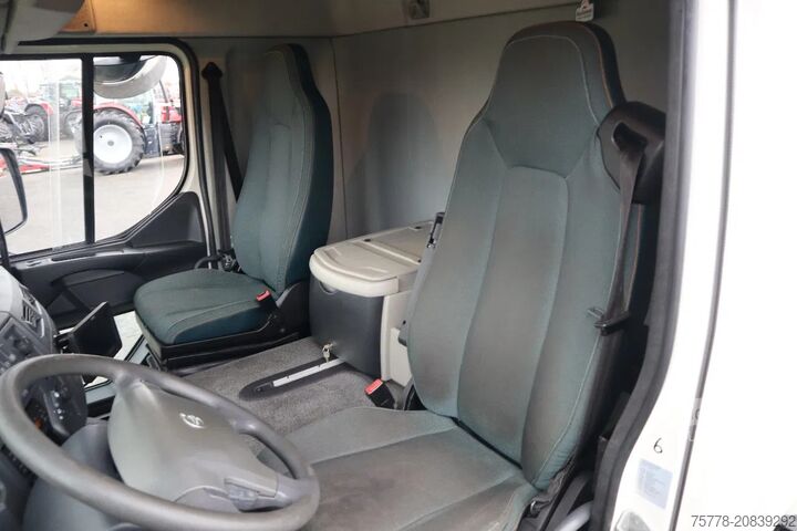 Suitcase Volvo FL 240 | 4X2 | TAILLIFT | HEATED BOX | 12 TON |...