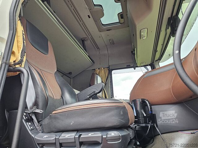 Standardni SZM DAF XF 530 6X2 FTR SPACECAB