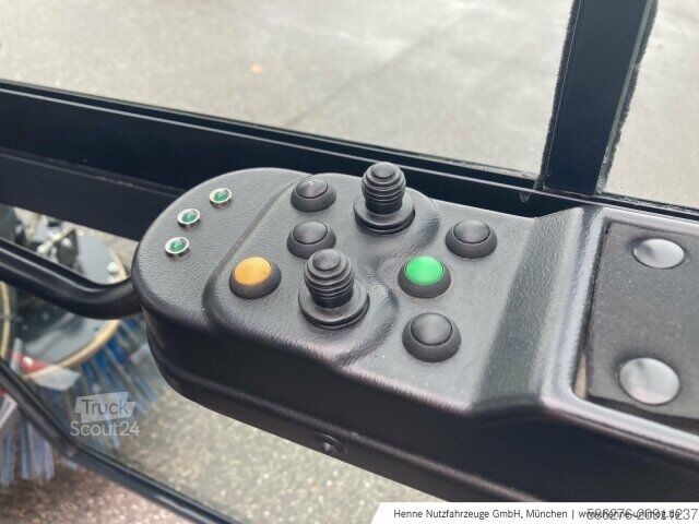 Machine agricole Schmidt Schmidt Swingo 200+ Kehrmaschine 99.900&euro; netto