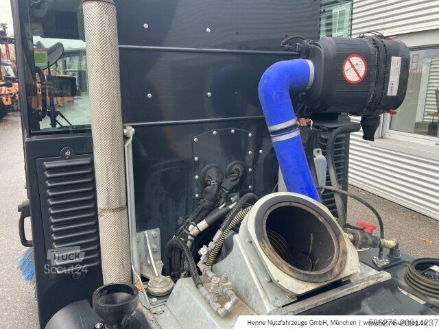 Machine agricole Schmidt Schmidt Swingo 200+ Kehrmaschine 99.900&euro; netto