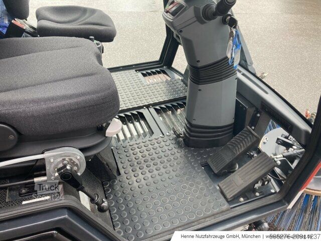 Machine agricole Schmidt Schmidt Swingo 200+ Kehrmaschine 99.900&euro; netto