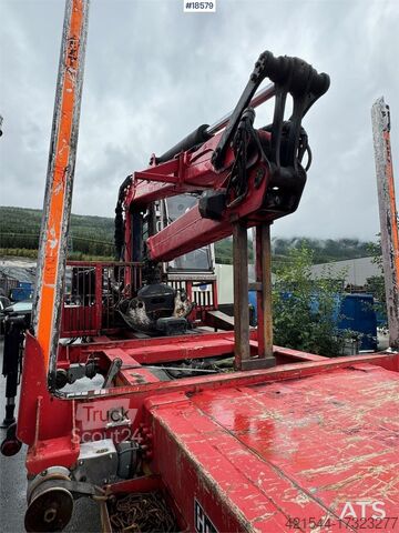 Huttner Tømmerhenger m/ 17 t/m Epsilon kran og ekstensi Huttner Timber trailer w/ 17 t/m Epsilon crane and extensi