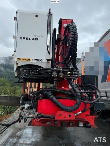 Huttner Tømmerhenger m/ 17 t/m Epsilon kran og ekstensi Huttner Timber trailer w/ 17 t/m Epsilon crane and extensi