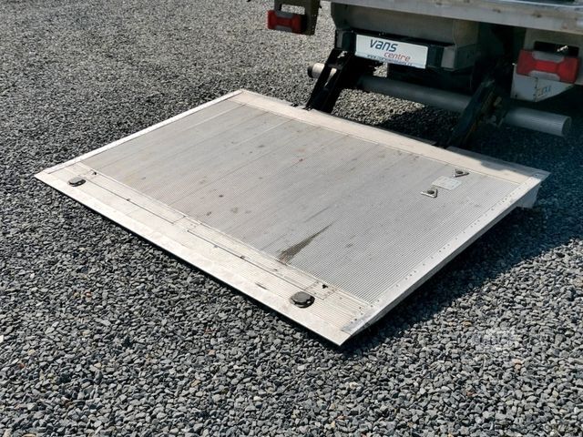 Ledusskapja furgons IVECO Daily 35C14 CNG/ TIEFKÜHLER/8 PAL/LBW