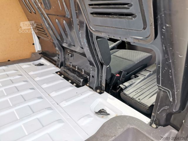 Slēgtais furgons FORD Transit Connect MAXI 1.5TDCI/74KW KLIMA/92715KM