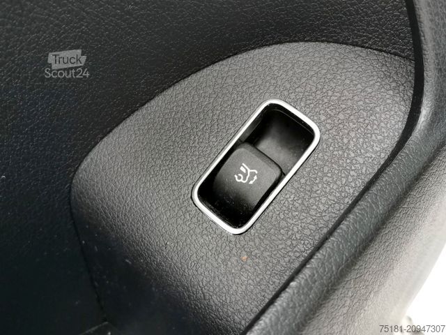 Pick-up MERCEDES-BENZ GLE 300d 4Matic* AMG* Burmester* 1.Besitzer