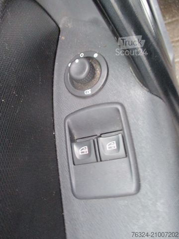 Fourgon tôlé NISSAN NV250 Kangoo 3-pers Klima Maxi Netto ¤6450,=