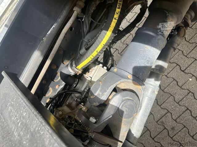 Driezijdige kipper Mercedes-Benz Actros 3348 AK 6x6 Actros 3348 AK 6x6, Bordmatik links