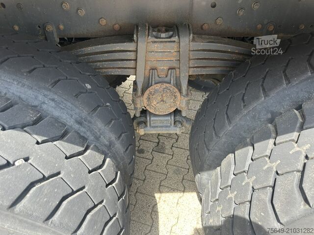 Driezijdige kipper Mercedes-Benz Actros 3348 AK 6x6 Actros 3348 AK 6x6, Bordmatik links