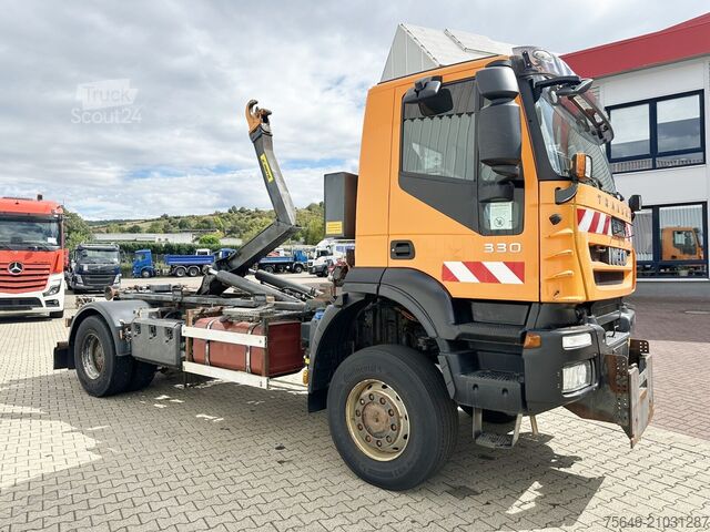 Hakowiec Iveco-Magirus Trakker AD190T33WP 4x4 Trakker AD190T33WP 4x4, Winterdienstausstattung