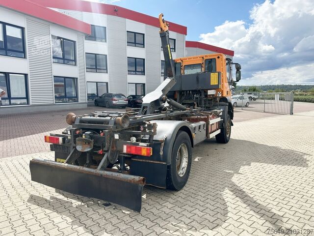 Hakowiec Iveco-Magirus Trakker AD190T33WP 4x4 Trakker AD190T33WP 4x4, Winterdienstausstattung