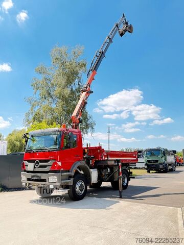 Kuorma-autoon asennettu nosturi MERCEDES-BENZ Axor 1833 4x4 Kipper Kran 17m FUNK AHK