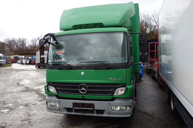 Camion cu platformă și prelată MERCEDES-BENZ 922 L  Schiebeplane