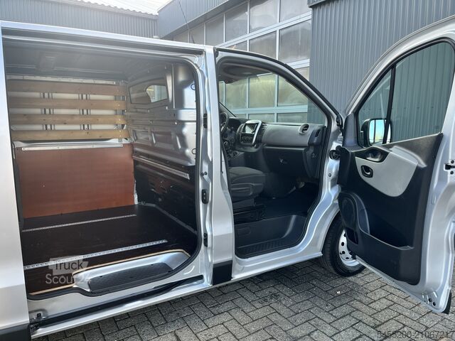 High-roof van Renault Trafic 1.6 dCi L1H1 BTW en BPM VRIJ!! Airco Cru...
