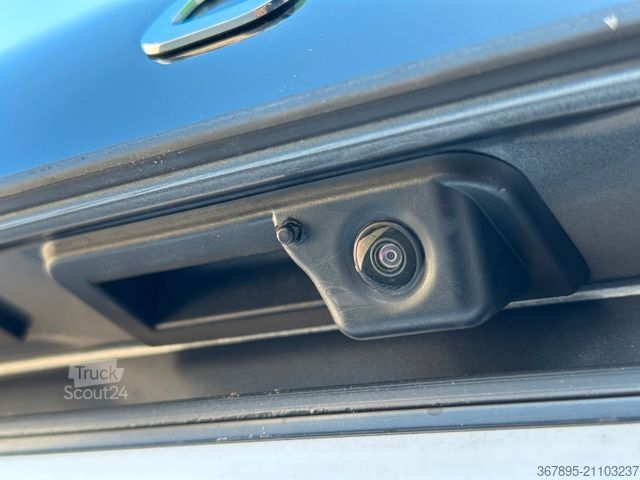 Minibus SKODA 1.0TSi DSG TOP & Selection KAMERA+PDC V/H LM17"