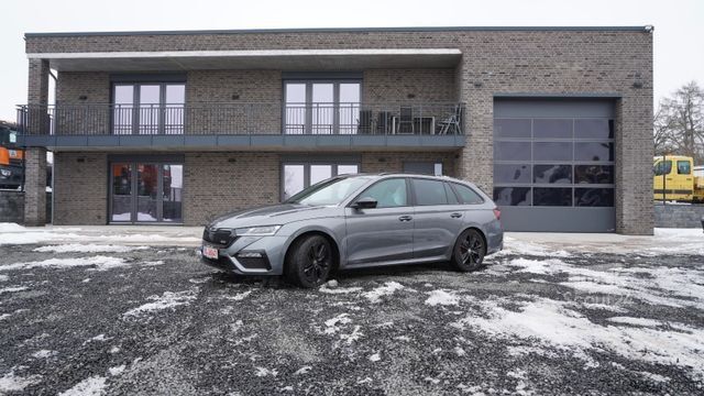 Mikroautobuss SKODA Octavia Combi RS LED AFS HeadUp Display