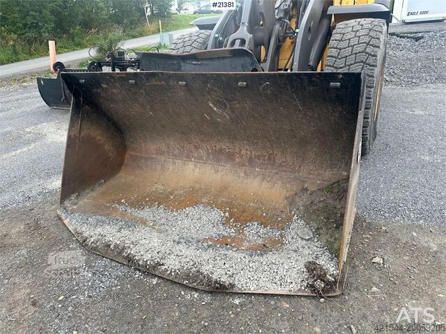 Колесный погрузчик Volvo L90E wheel loader. WATCH VIDEO.