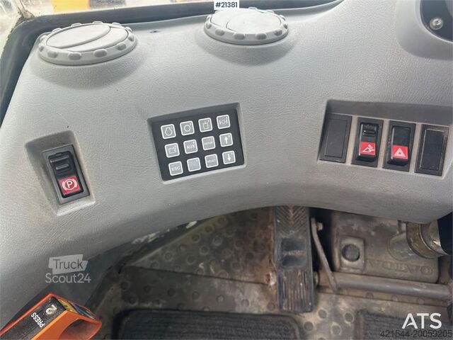 Wheel loader Volvo L90E wheel loader. WATCH VIDEO.