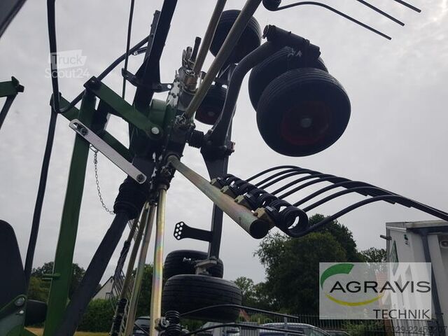 Technologie du foin Fendt FORMER 8055 PRO