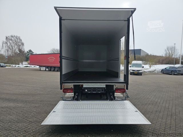 Box truck MAN TGL 8.220 BL