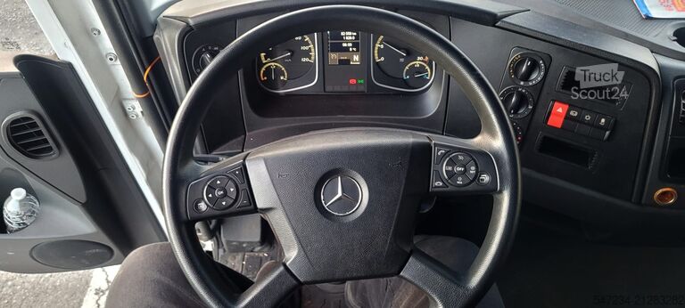 Camión caja MERCEDES BENZ 818 4X2 SAXAS 180HP AUTOMATICO