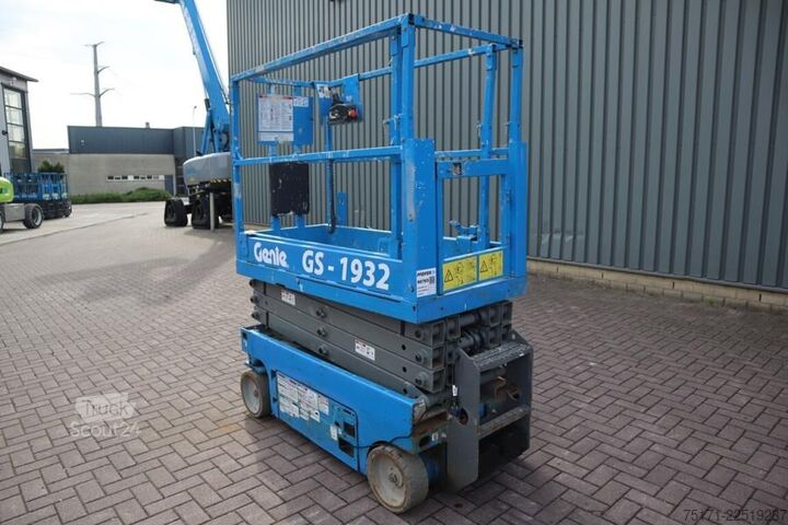 Podizanje makaza Genie GS1932 Electric, Working Height 7.8 m, 227kg Capac
