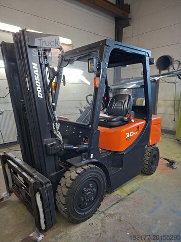 Priekinis krautuvas Doosan G30GP
