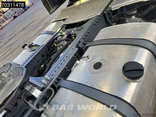 Standard-SZM DAF XF 530 4X2 SSC Retarder Parkingcooler ACC 2x Tank