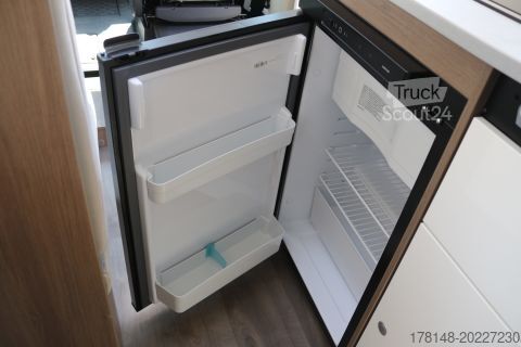 Halvintegreret autocamper Carado VAN V 337