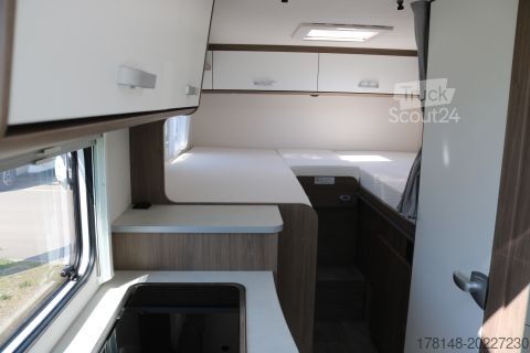 Halvintegreret autocamper Carado VAN V 337